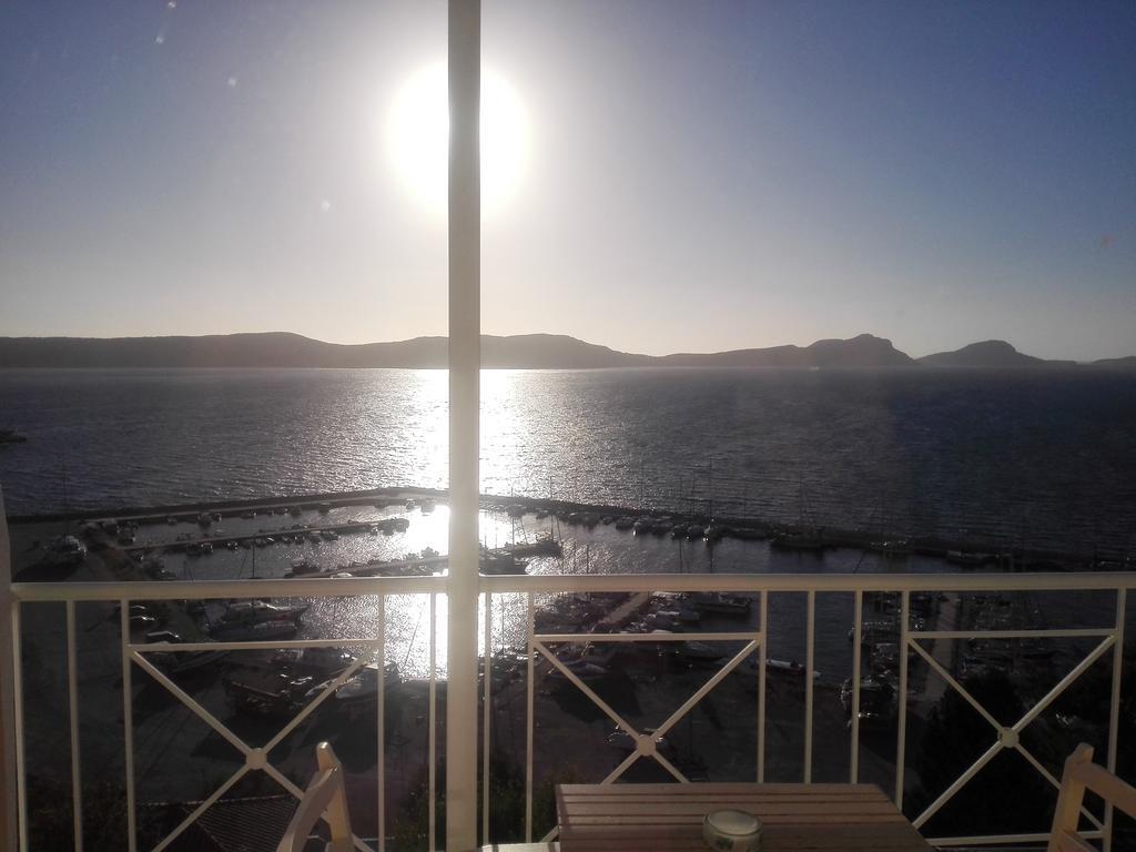 12 Gods Resort Pylos Bagian luar foto