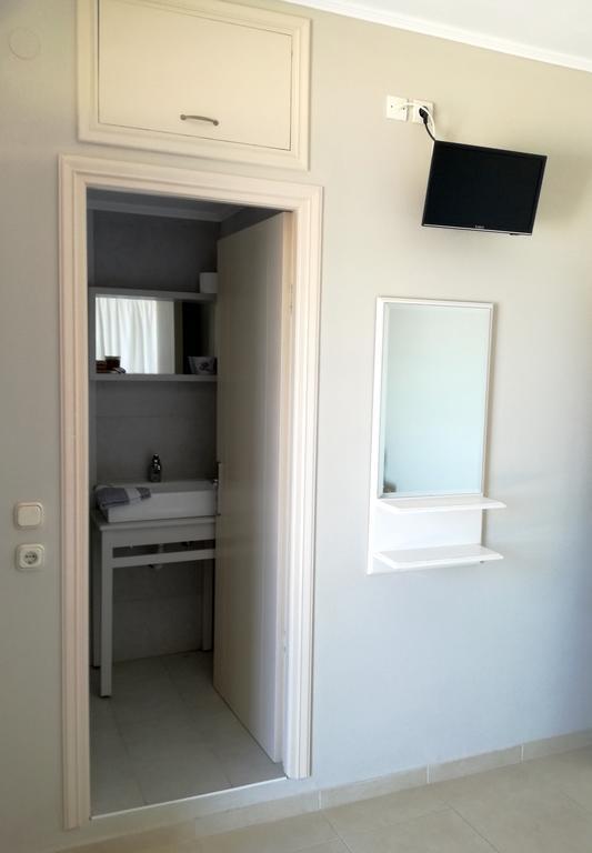 12 Gods Resort Pylos Bagian luar foto